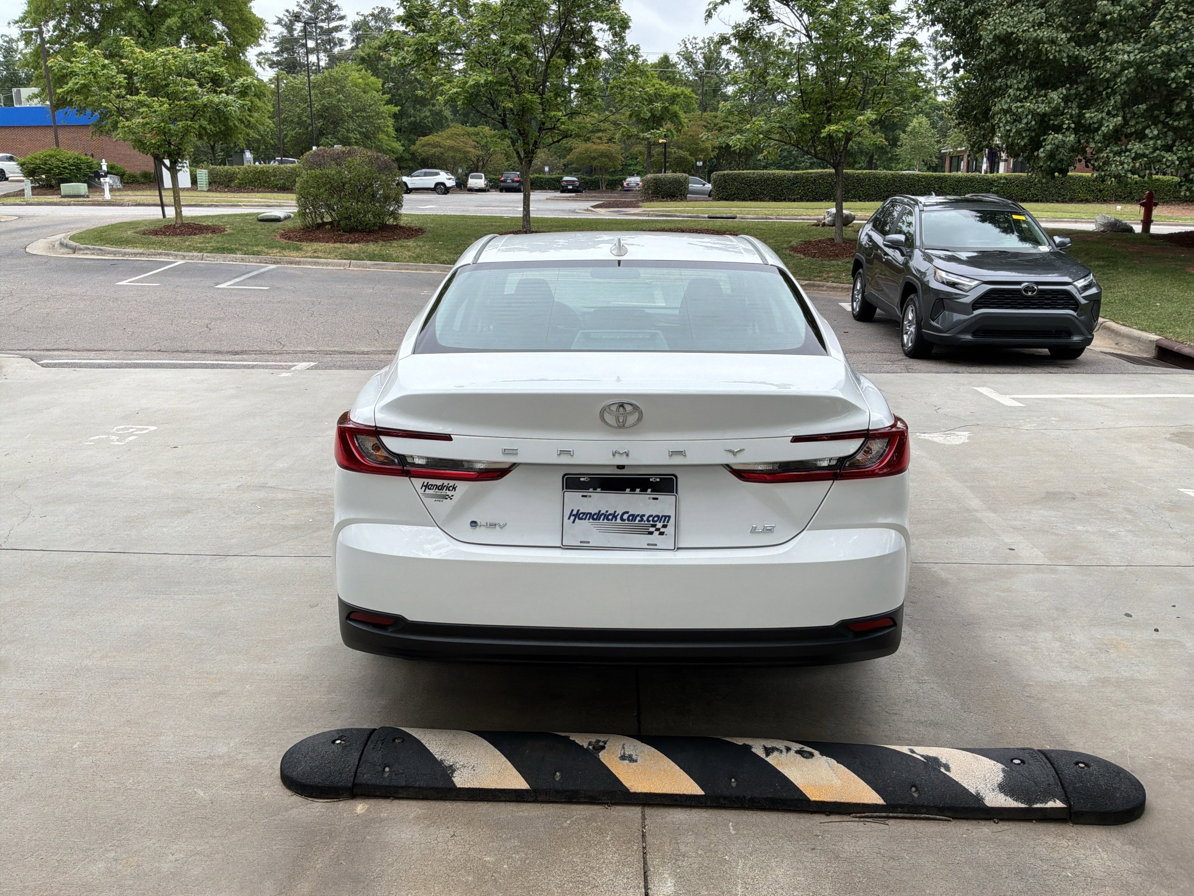 Used 2025 Toyota Camry LE FWD image 9