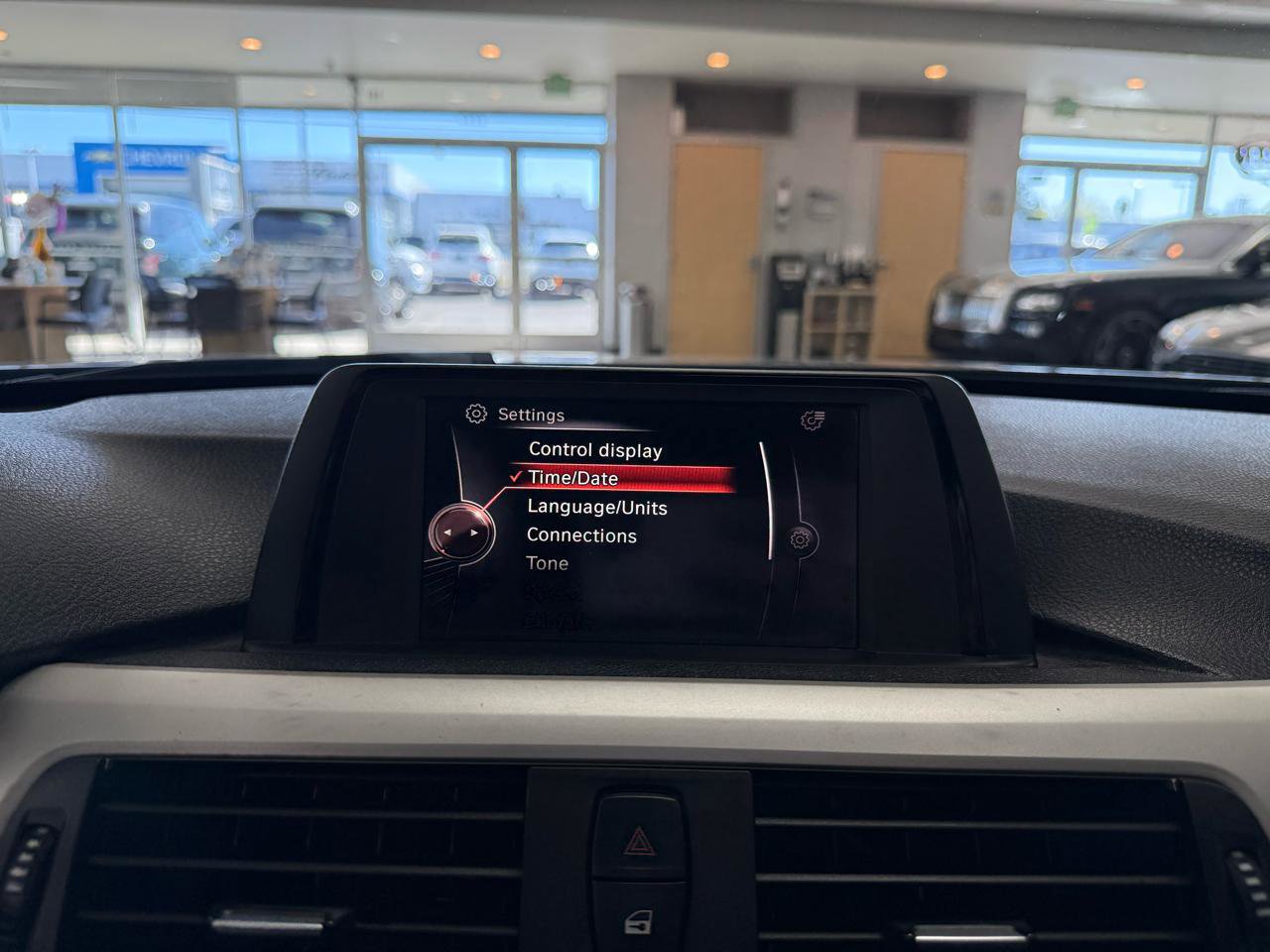 Used 2017 BMW 320i Sedan image 15