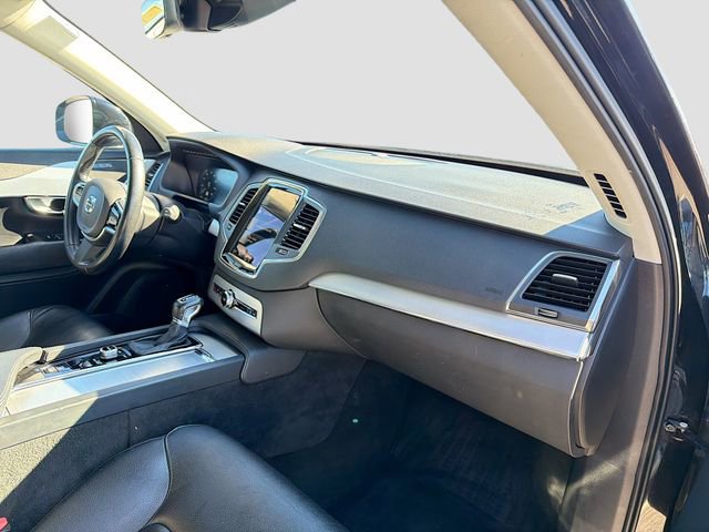 Used 2017 Volvo XC90 T6 Momentum w/ Vision Package image 30