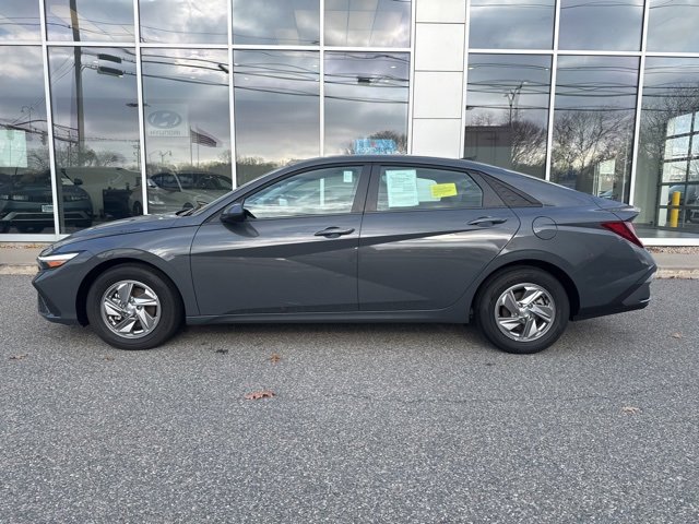 Certified 2025 Hyundai Elantra SE image 10