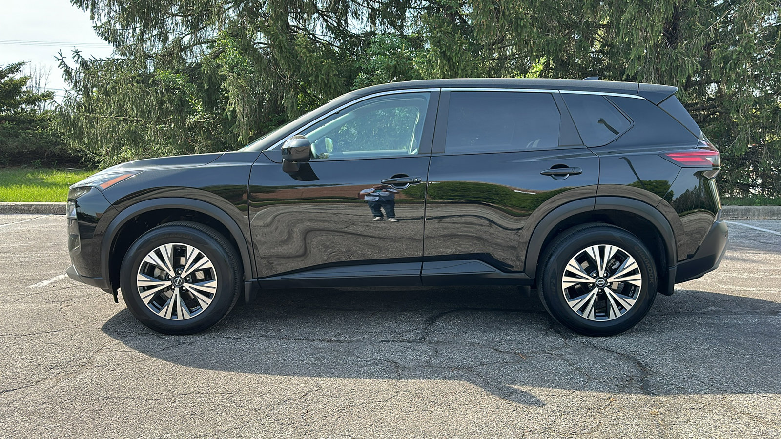 Certified 2023 Nissan Rogue SV image 26