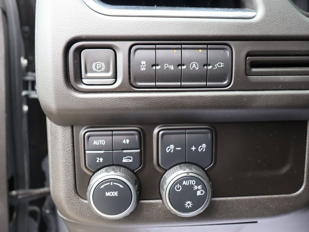 Used 2021 Chevrolet Suburban LT AWD/4WD image 13