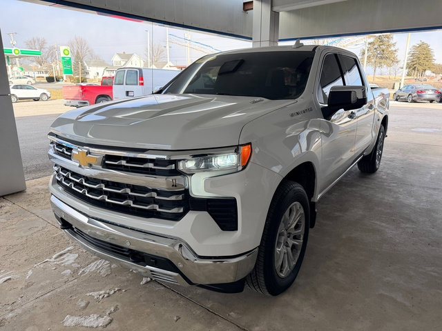 Used 2023 Chevrolet Silverado 1500 LTZ image 2