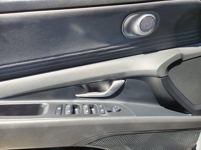 Used 2025 Hyundai Elantra SEL FWD image 19