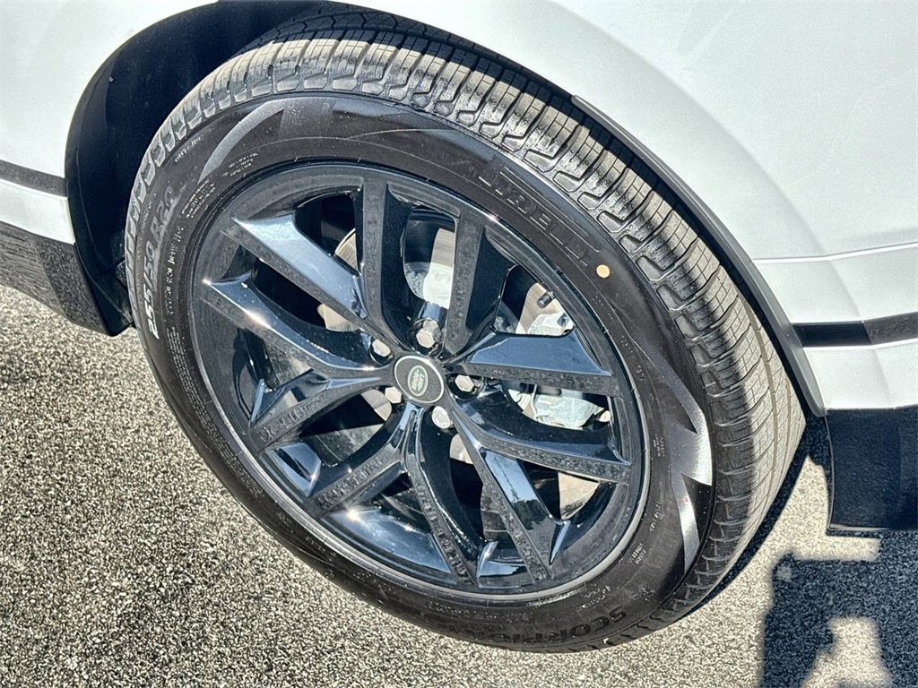 Used 2025 Land Rover Range Rover Velar Dynamic SE image 11