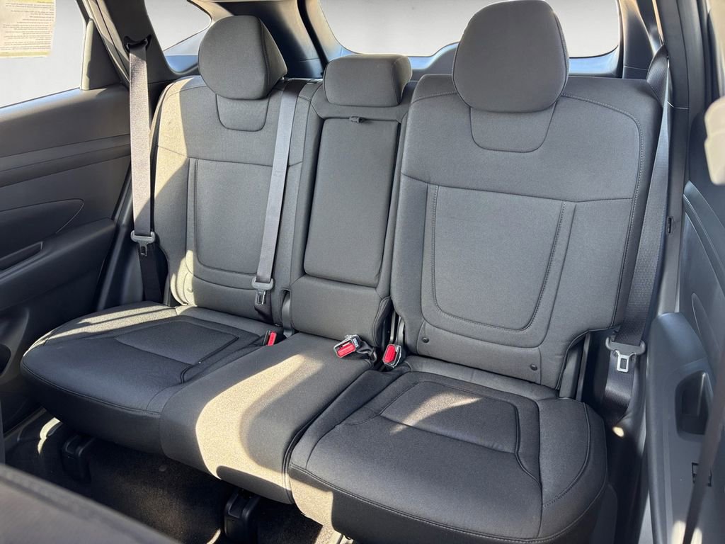 New 2025 Hyundai Tucson SE image 14