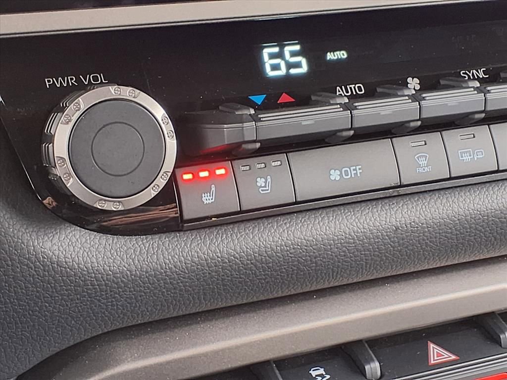 Used 2025 Toyota Tundra Limited image 14