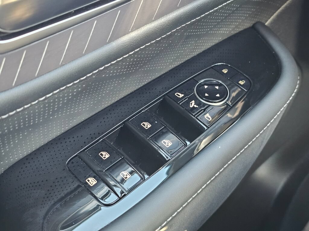 Used 2025 INFINITI QX80 Autograph AWD/4WD image 30