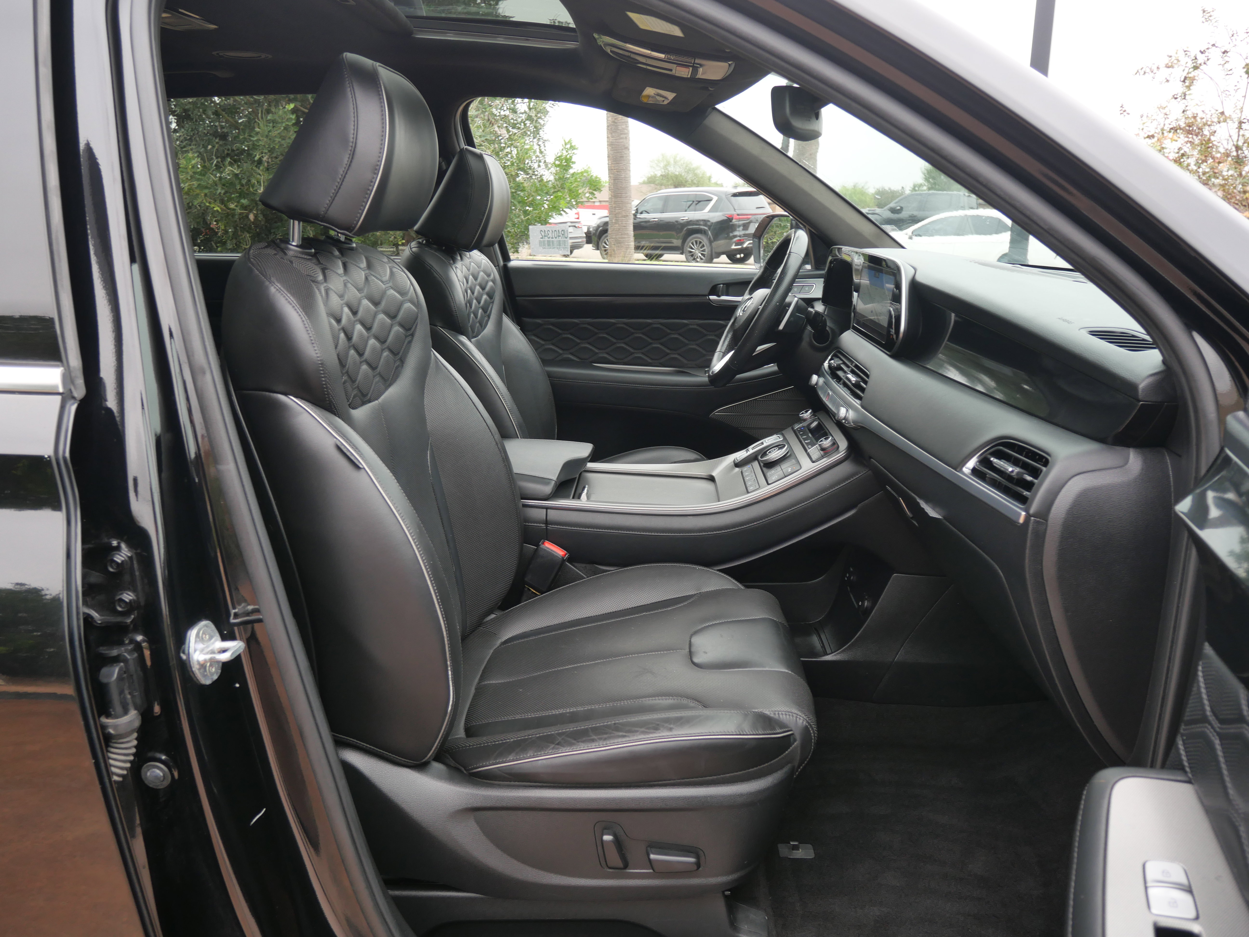 Used 2022 Hyundai Palisade Calligraphy image 19