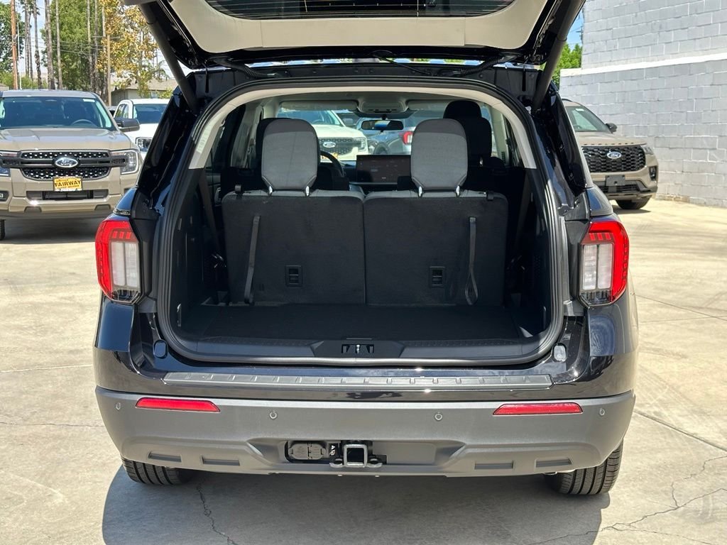 New 2026 Ford Explorer Active RWD image 15