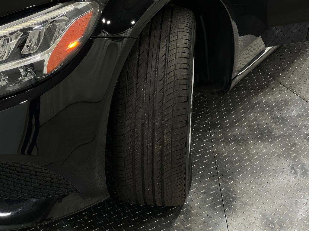 Used 2019 Mercedes-Benz C 300 4MATIC Sedan image 34