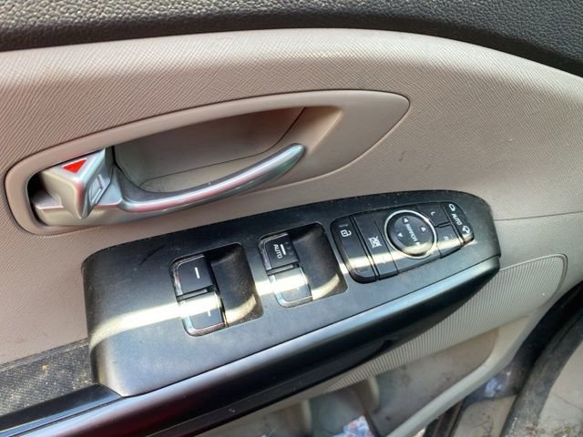 Used 2017 Kia Sedona LX w/ LX Essentials Premium Package image 9