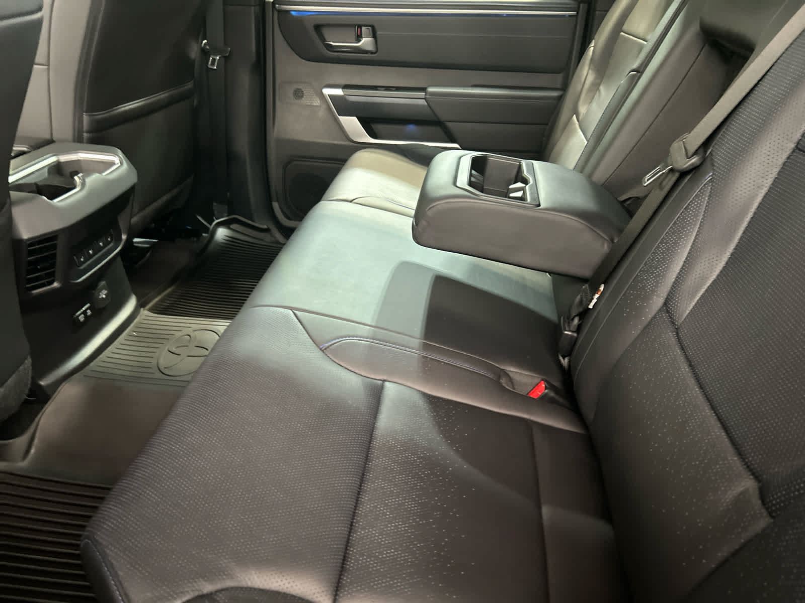 Used 2024 Toyota Tundra Platinum AWD/4WD image 10