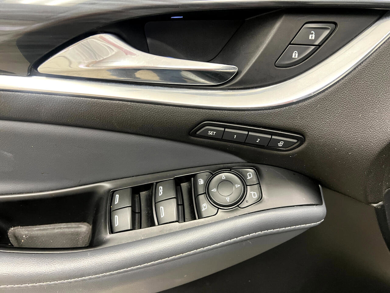 Used 2024 Buick Enclave Premium image 31