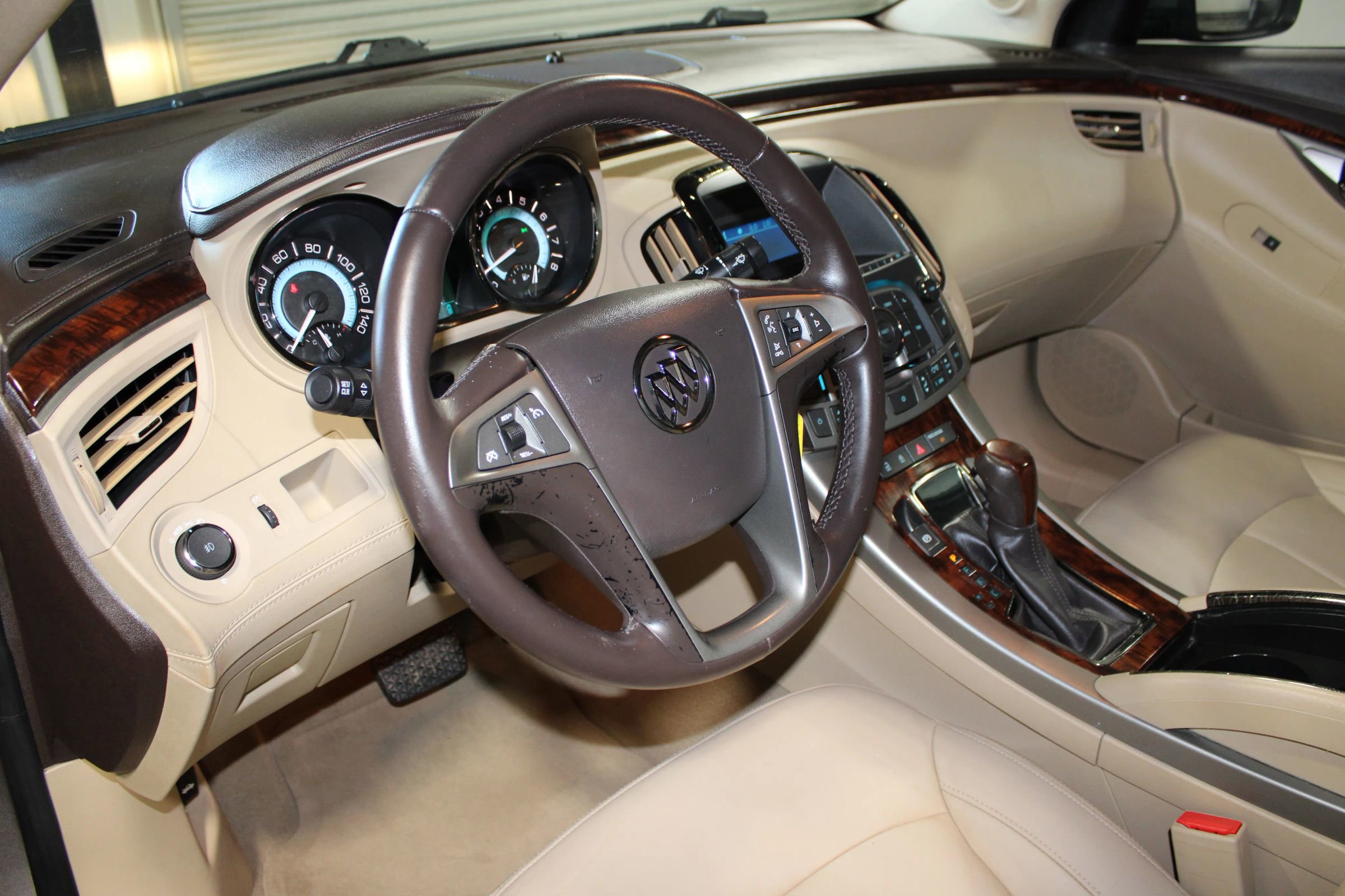 Used 2011 Buick LaCrosse CXL image 16