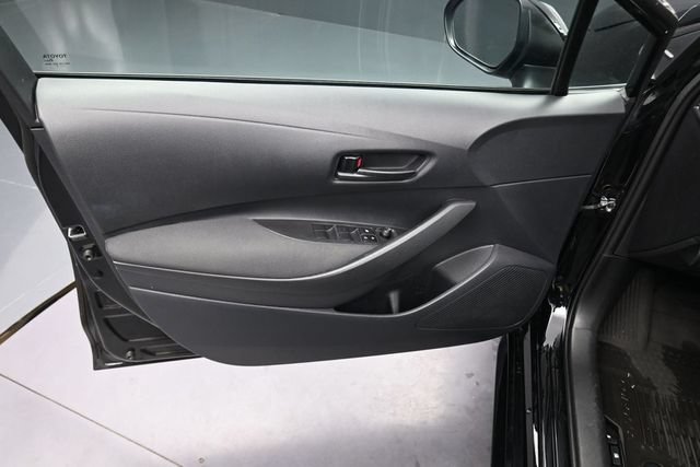 Used 2025 Toyota Corolla LE FWD image 15