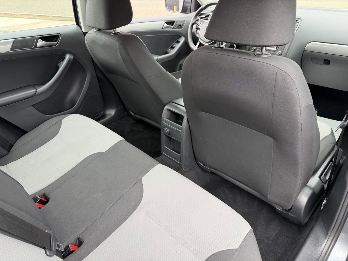 Used 2018 Volkswagen Jetta S w/ Cold Weather Package FWD image 17