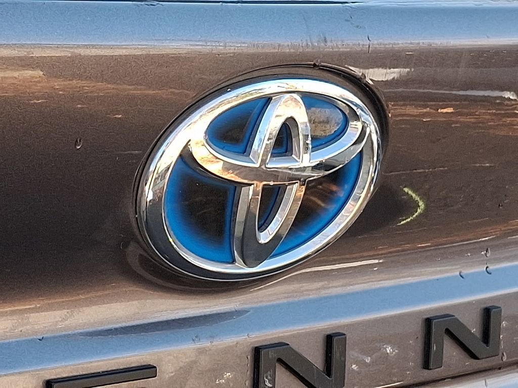 Used 2022 Toyota Sienna XLE image 30