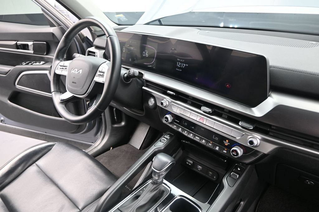 Used 2023 Kia Telluride S w/ S Sunroof Package FWD image 29