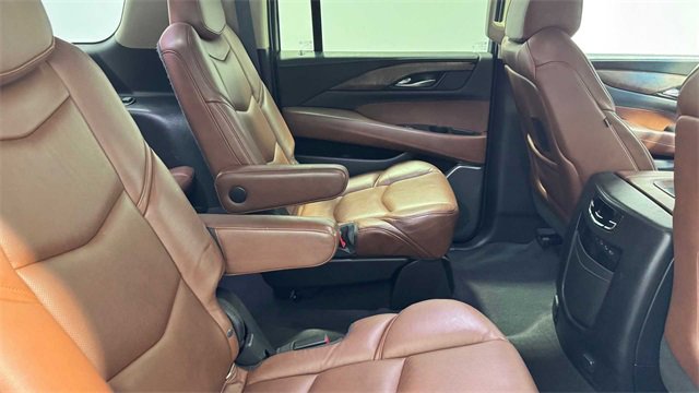 Used 2018 Cadillac Escalade ESV Premium Luxury image 18