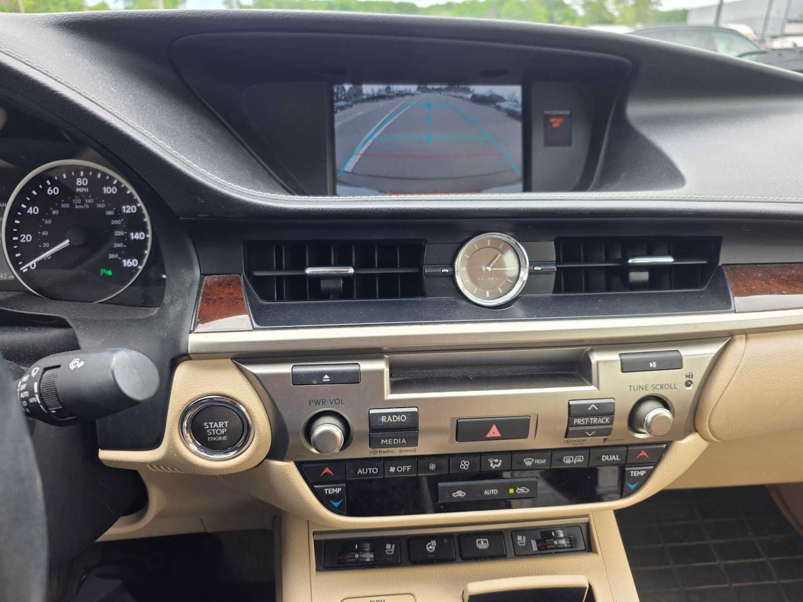 Used 2014 Lexus ES 350 w/ Luxury Package FWD image 12