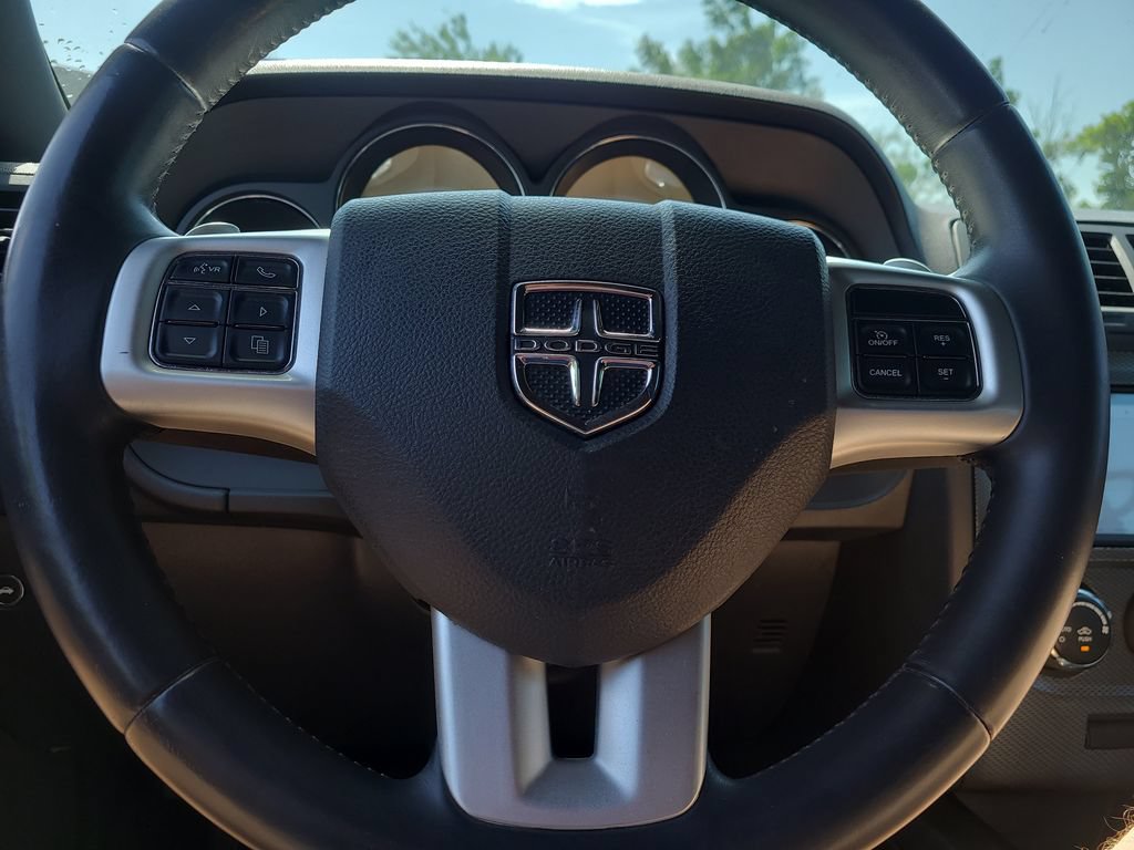 Used 2014 Dodge Challenger R/T RWD image 18