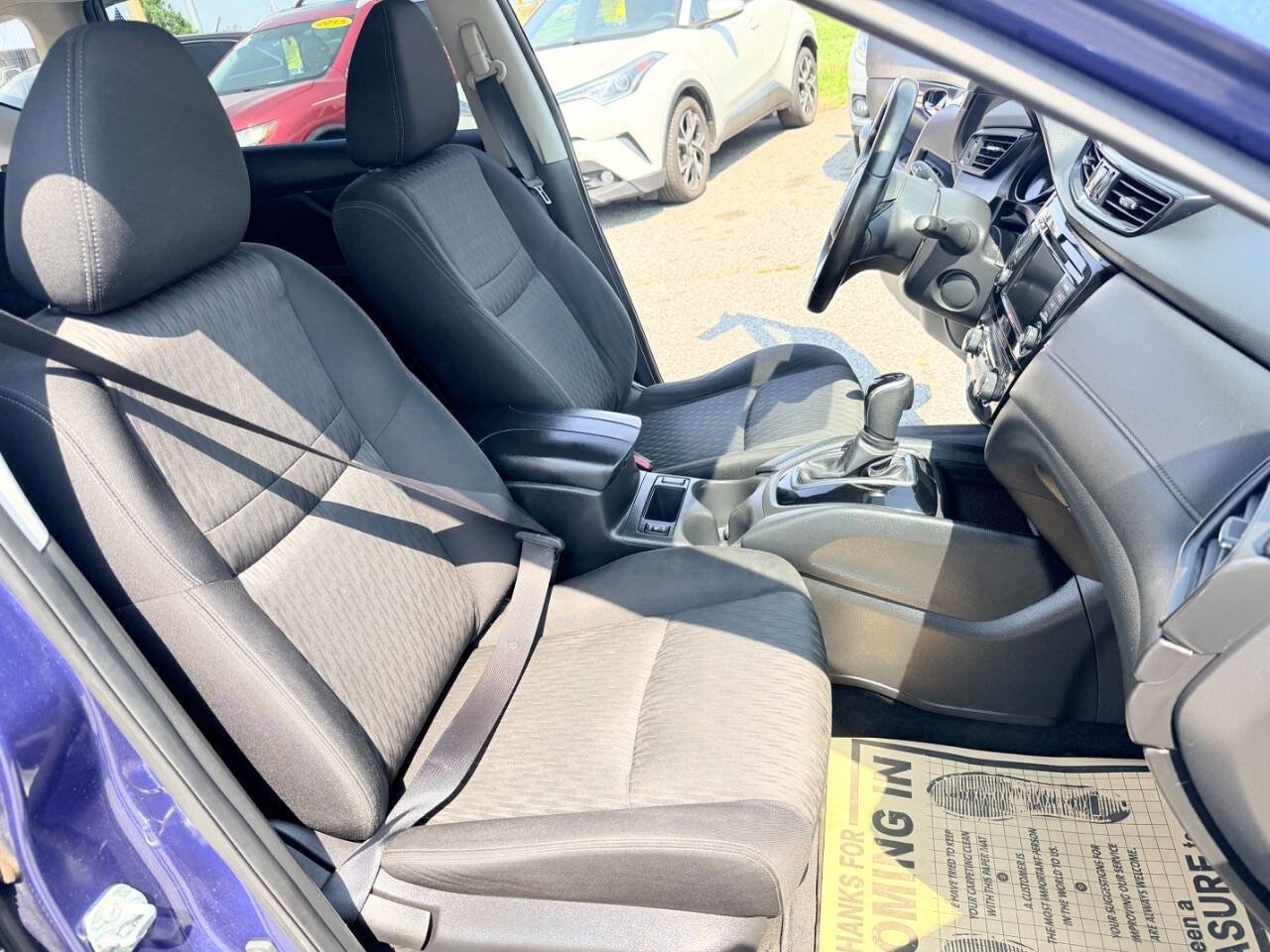 Used 2018 Nissan Rogue SV image 15