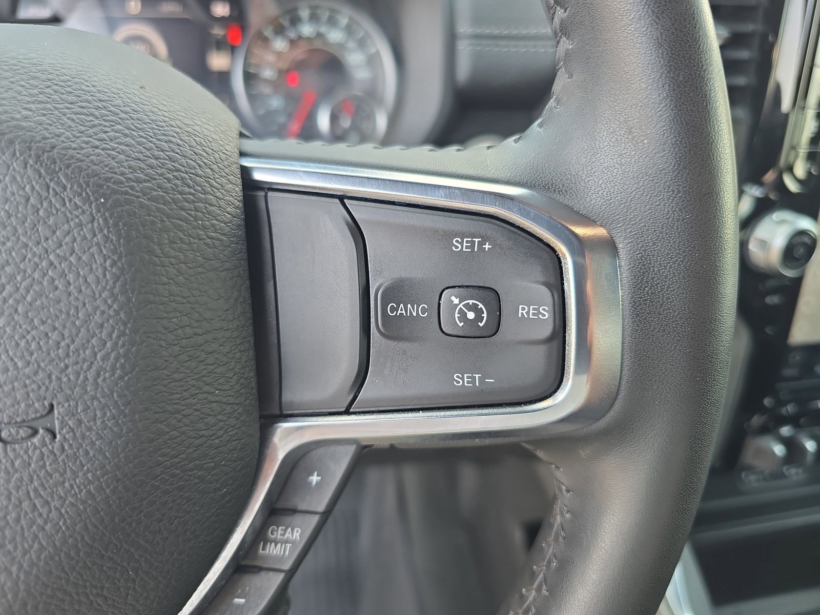 Used 2024 RAM 1500 Laramie image 22