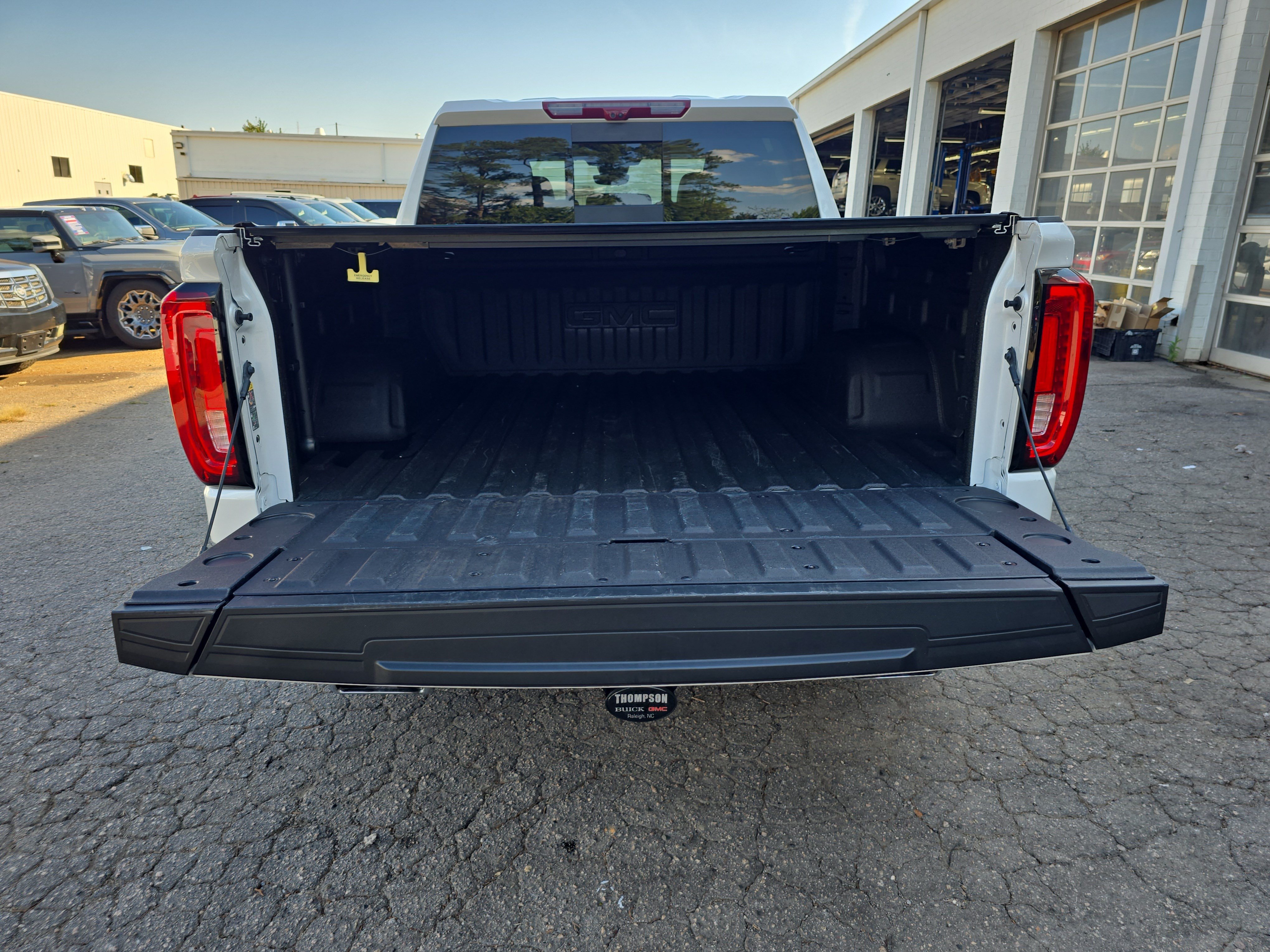 Used 2025 GMC Sierra 1500 Denali w/ Technology Package AWD/4WD image 13