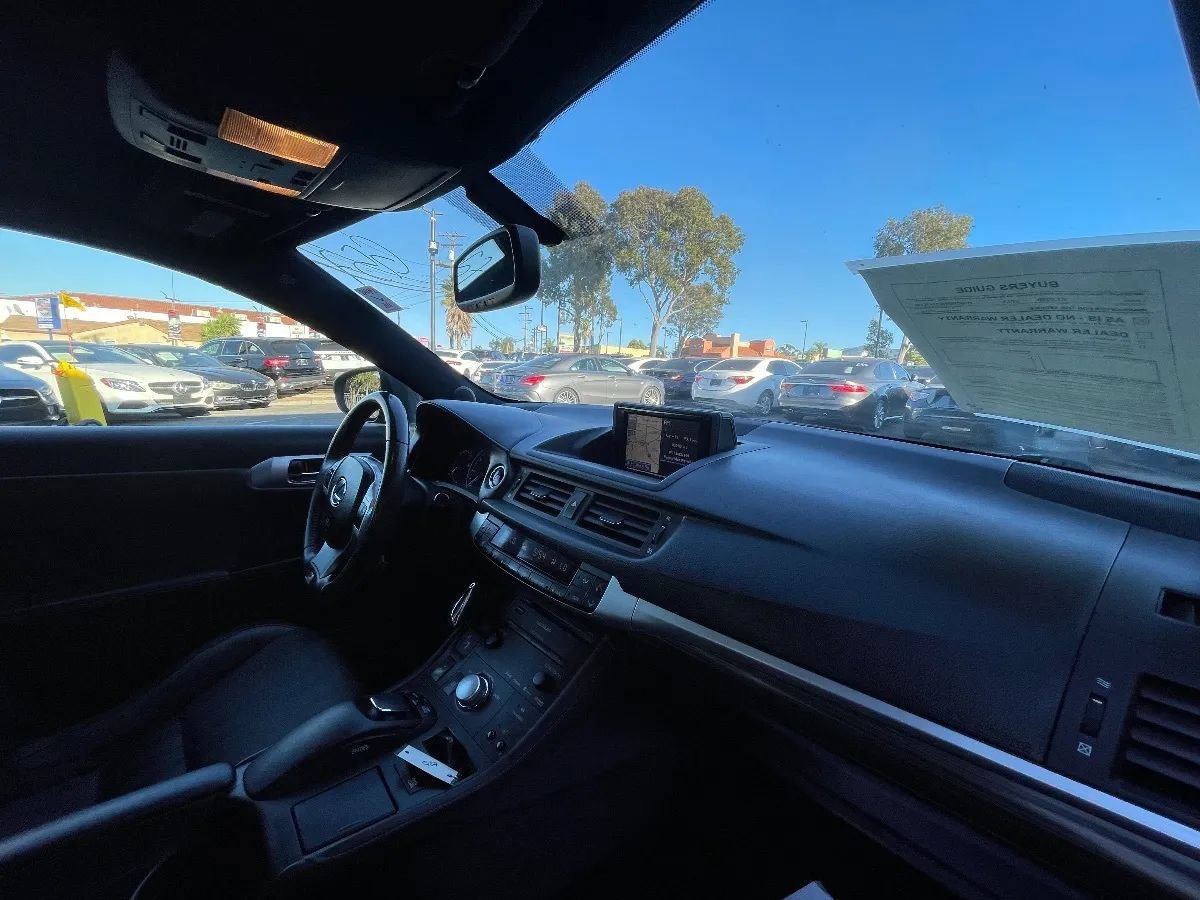 Used 2013 Lexus CT 200h w/ F Sport Pkg w/Nuluxe Trim FWD image 12
