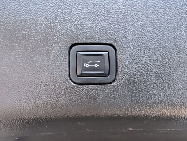 Used 2022 Chevrolet Traverse LT AWD/4WD image 21