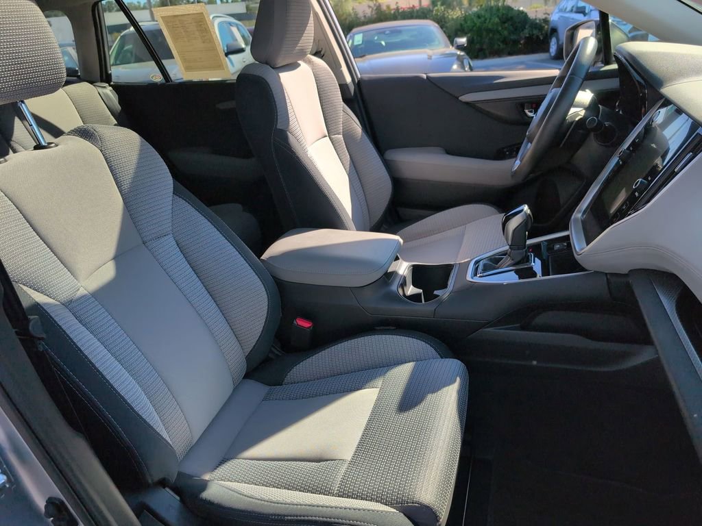 Used 2025 Subaru Outback Premium image 31