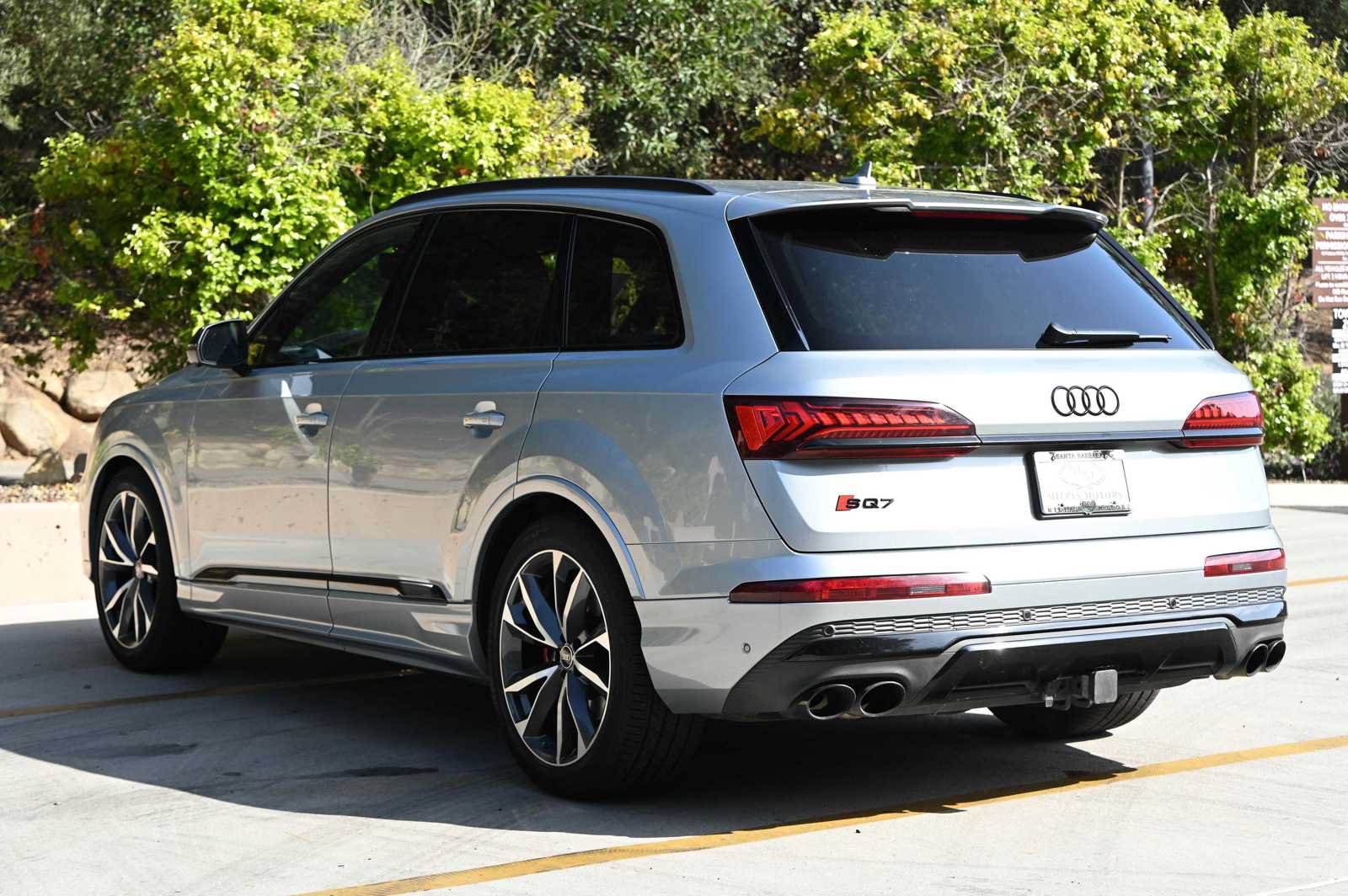 Used 2023 Audi SQ7 Prestige AWD/4WD image 6