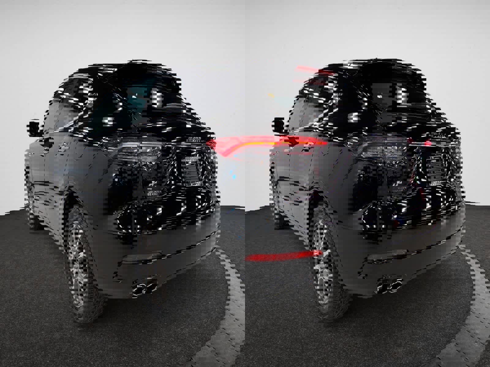 Used 2021 Maserati Levante image 3