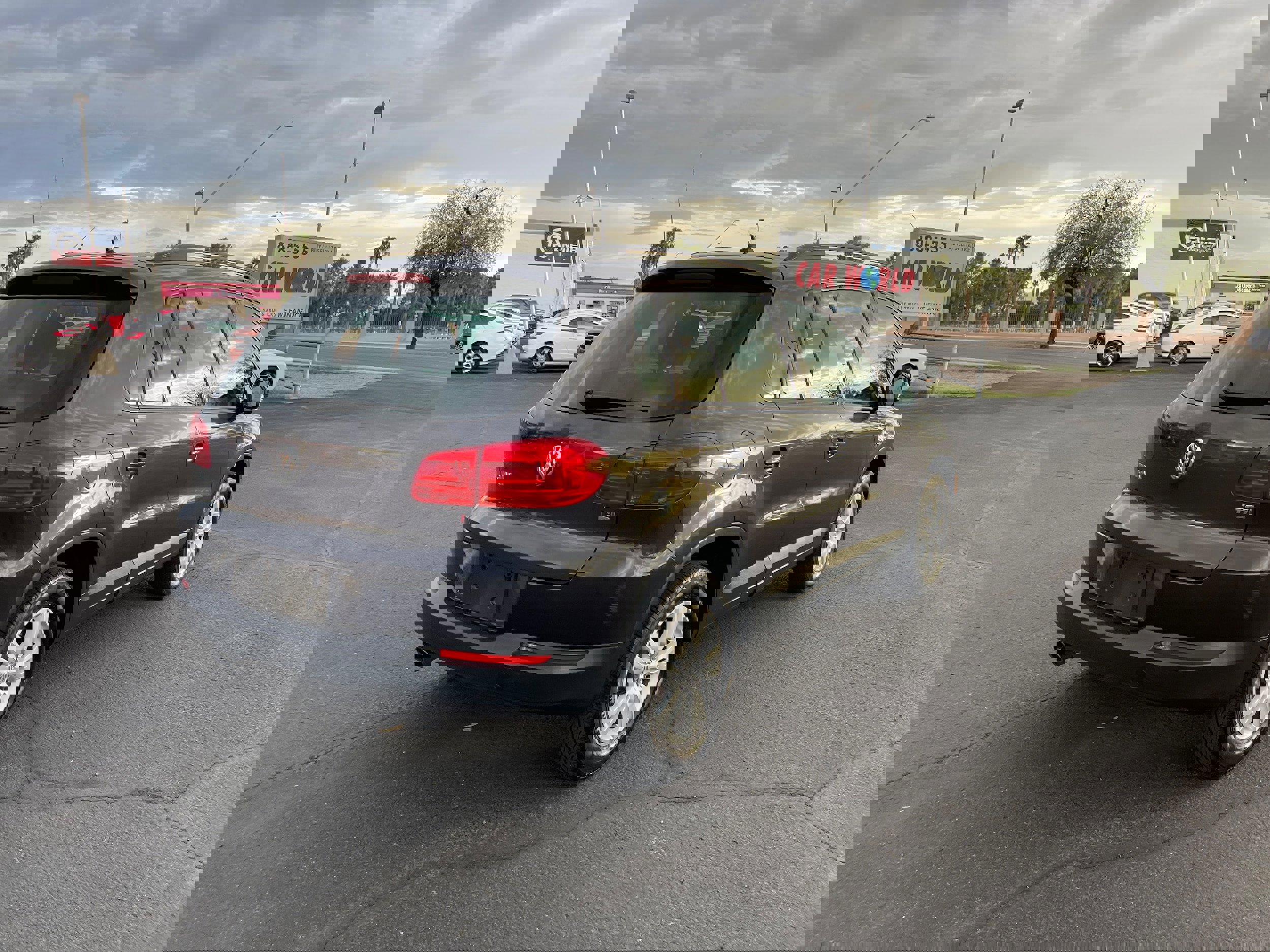 Used 2016 Volkswagen Tiguan S image 5