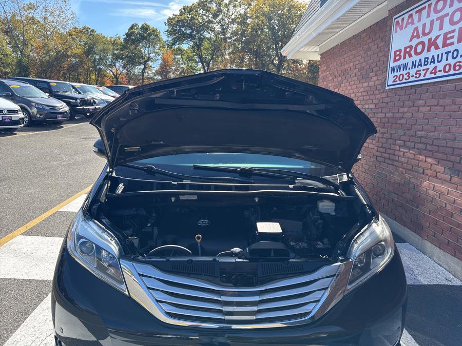 Used 2017 Toyota Sienna Limited Premium w/ Advanced Technology Package FWD image 43