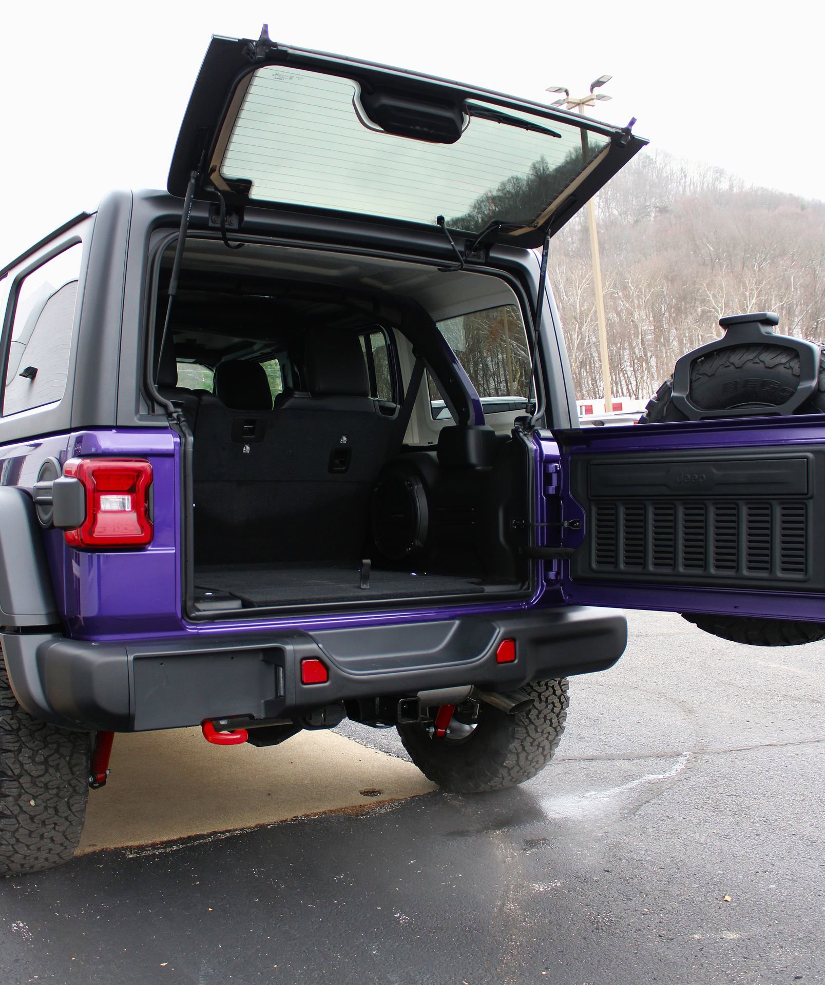 New 2026 Jeep Wrangler Unlimited Rubicon w/ Dual Top Group image 12