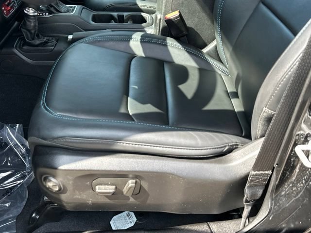 Used 2024 Jeep Wrangler Unlimited Rubicon 4xe AWD/4WD image 29