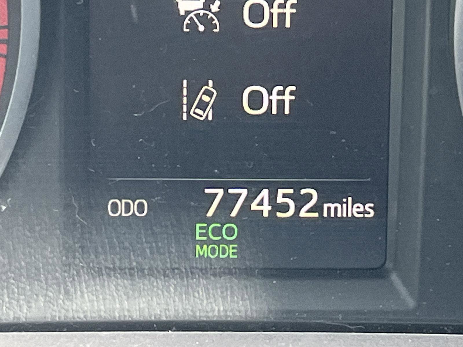 Used 2018 Toyota RAV4 LE w/ All Weather Liner Package AWD/4WD image 18