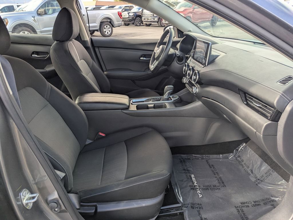 Used 2021 Nissan Sentra SV w/ Lighting Package image 32