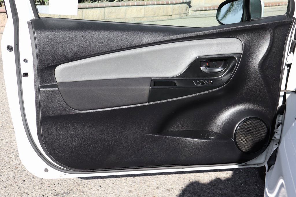 Used 2018 Toyota Yaris LE w/ Carpet Mat Package FWD image 16
