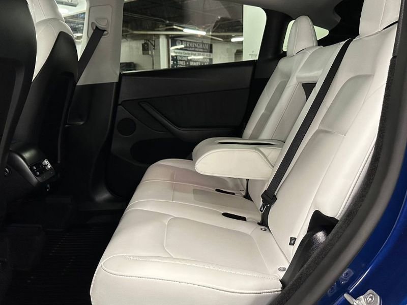 Used 2025 Tesla Model Y Performance image 22