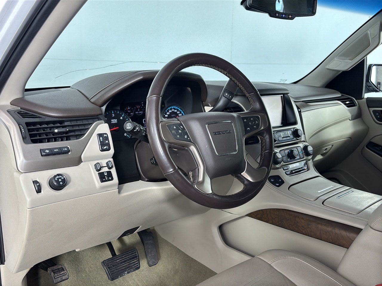 Used 2018 GMC Yukon Denali w/ Open Road Package RWD image 4