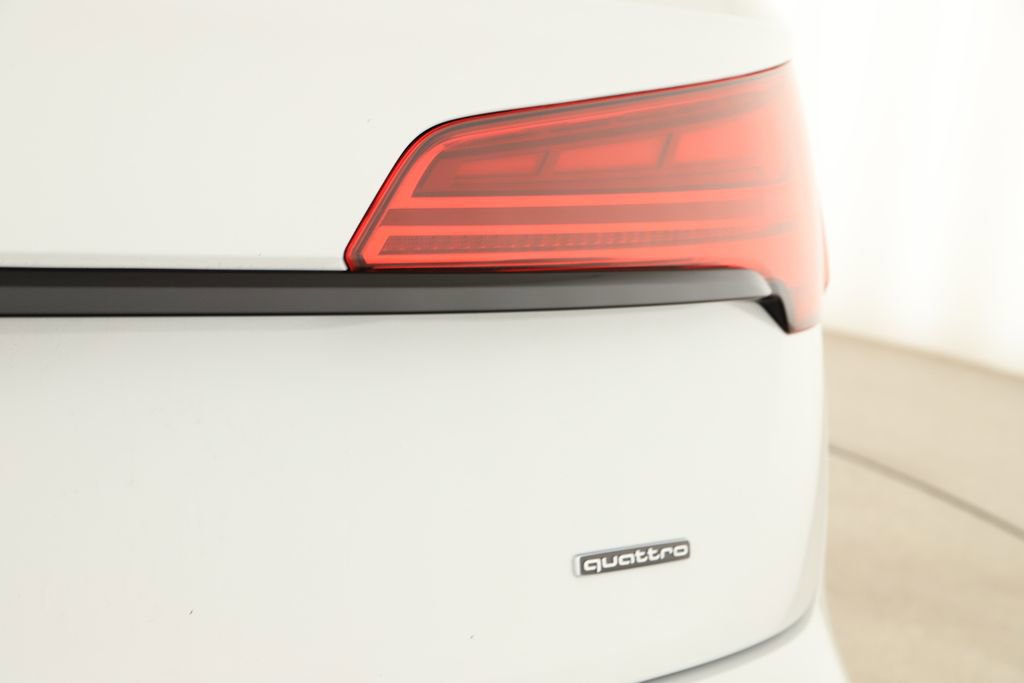 Certified 2025 Audi Q5 e Premium Plus w/ Premium Plus Package image 30