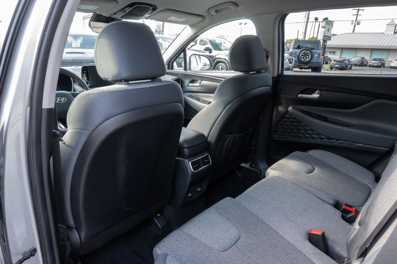 Used 2021 Hyundai Santa Fe SE FWD image 16