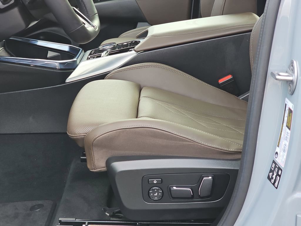 Used 2025 BMW X3 xDrive30i image 32