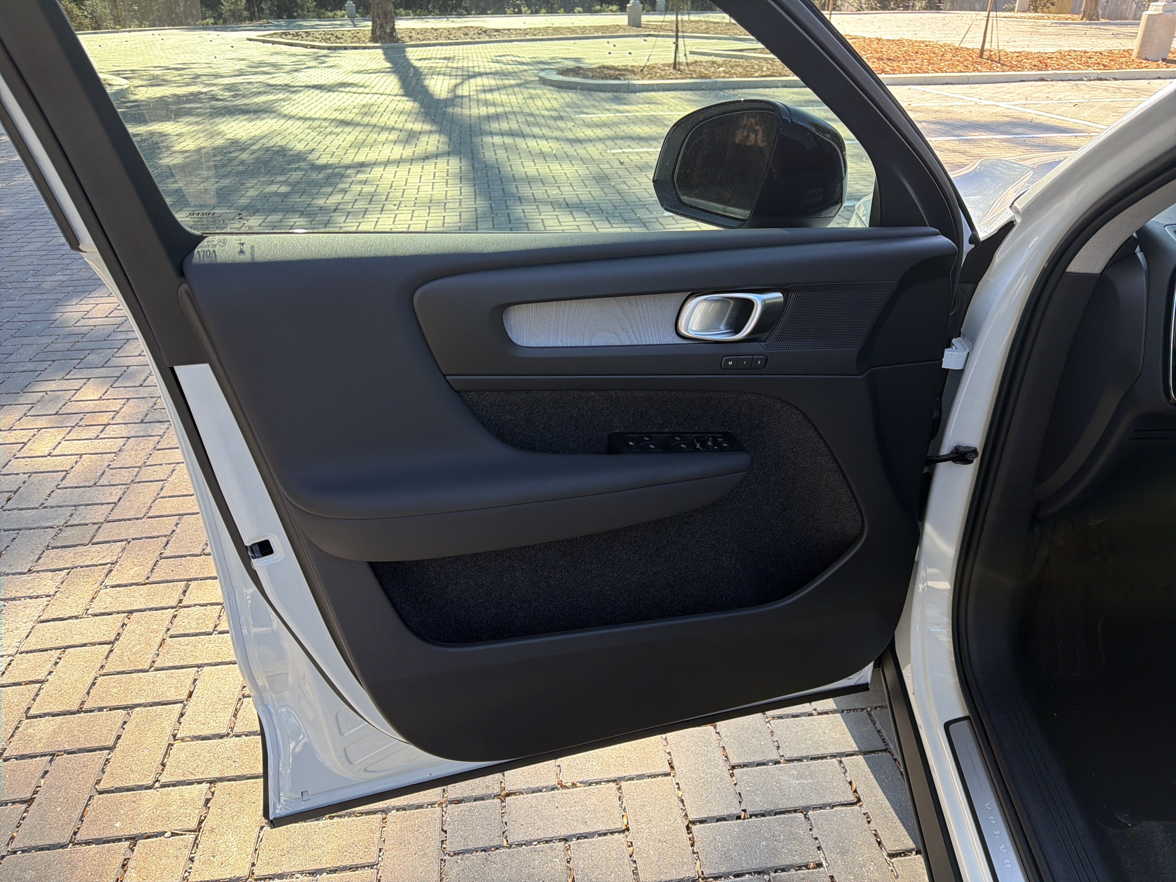 New 2026 Volvo XC40 B4 Core FWD image 13