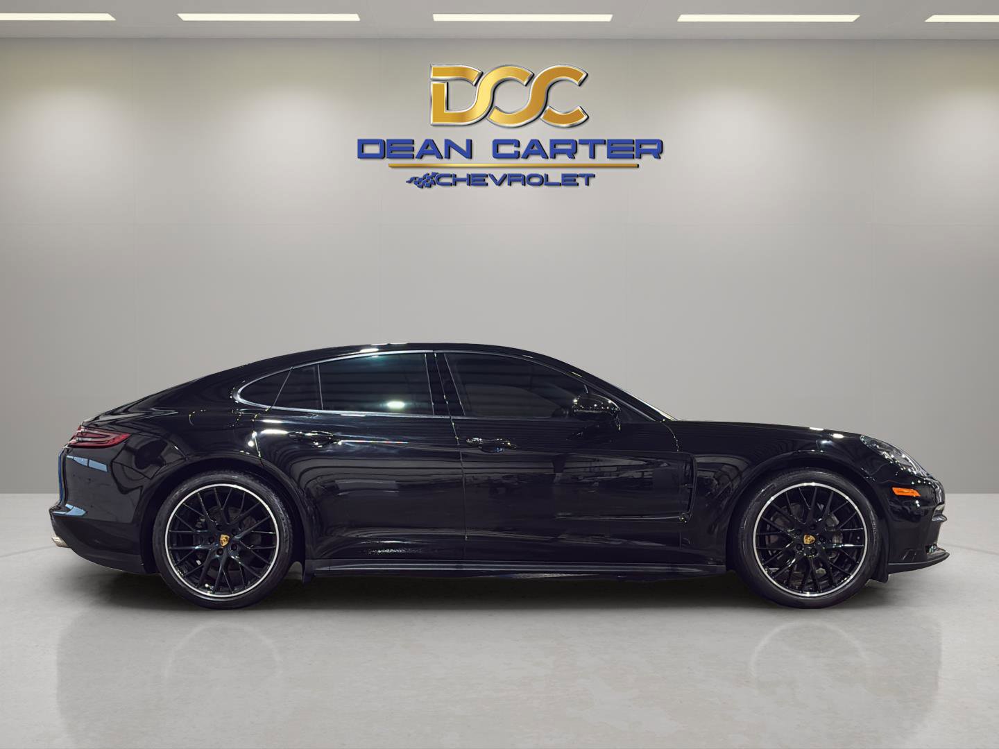 Used 2017 Porsche Panamera 4 image 6