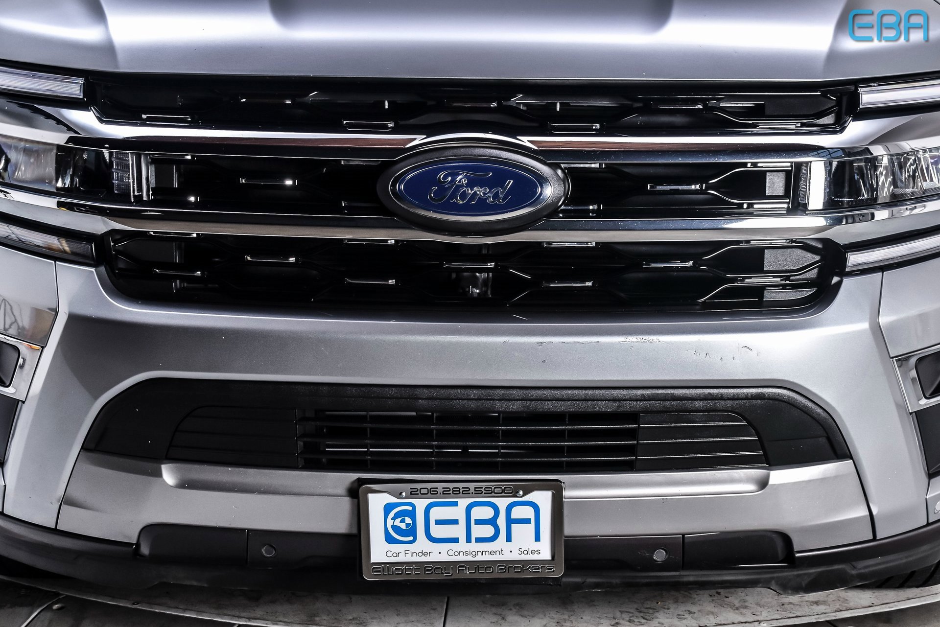 Used 2024 Ford Expedition Limited image 10