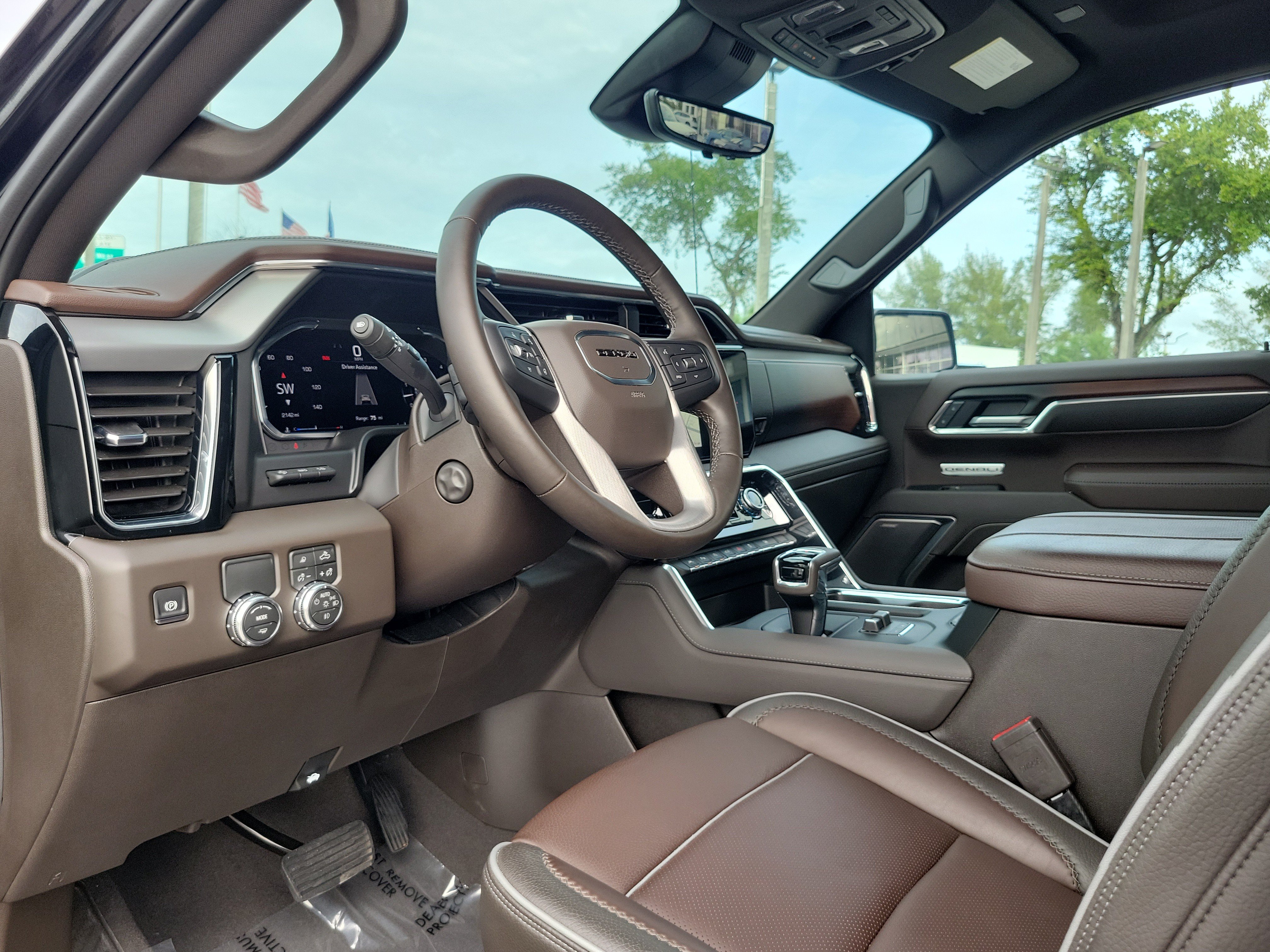 Used 2026 GMC Sierra 1500 Denali w/ Technology Package RWD image 9